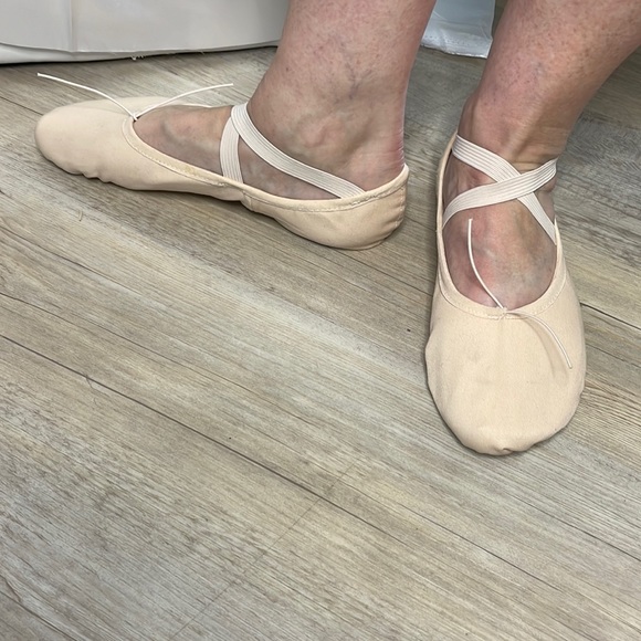7.5 Angelo Luzio ballet shoes - Picture 1 of 2